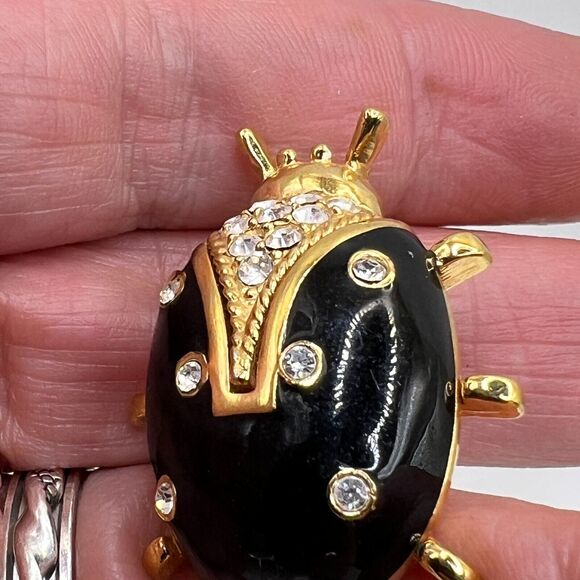 Signed SJ St John Vintage Designer Ladybug BEETLE BROOCH Bug Crystal Rhinestone - Picture 4 of 9
